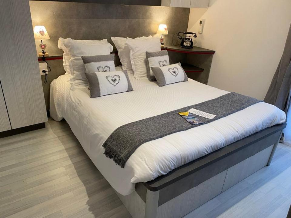 Hotel Le Mediterranee Hyeres Ngoại thất bức ảnh