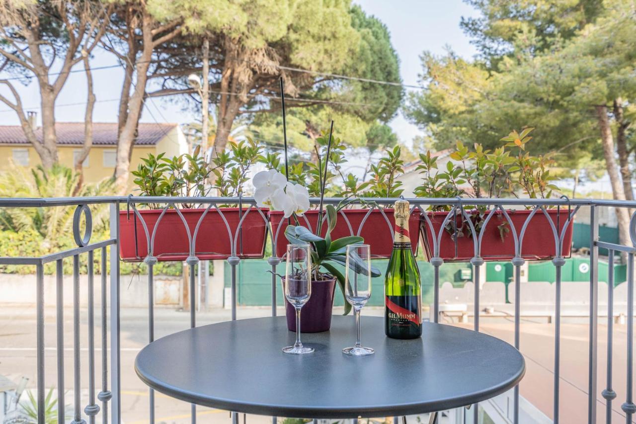 Hotel Le Mediterranee Hyeres Ngoại thất bức ảnh