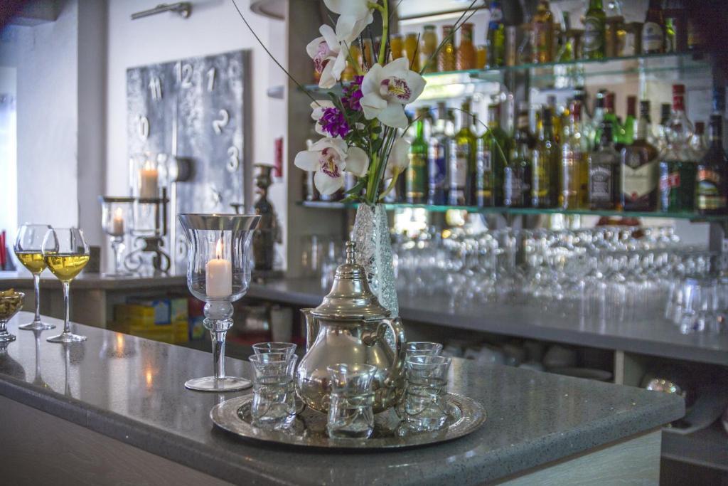 Hotel Le Mediterranee Hyeres Ngoại thất bức ảnh